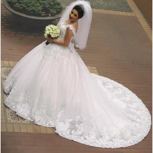 Amazing Princess 2018 V-Neck Cap Sleeve Chapel Train Applications Ball bridal Gown Vestido long mother of the bride dresses