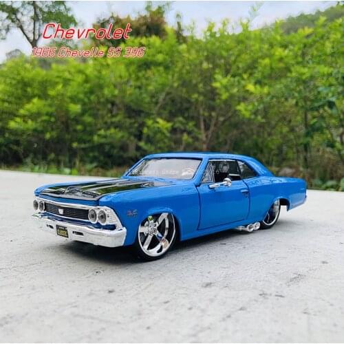 Maisto 1:24 1966 Chevrolet SS 396 simulation alloy car model crafts decoration collection toy tools gift