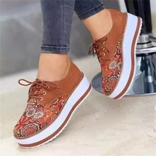2021 High Quality Embroidered Flowers Platform Shoes Women Flats Casual Ladies