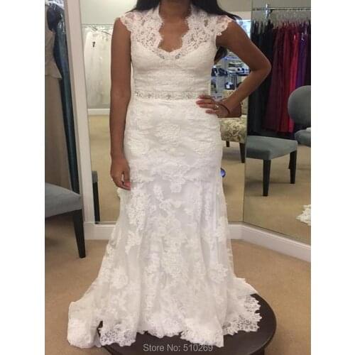 High Quality Lace Capped Sleeve Bridal Gown Keyhole Back Custom Made Vestidos De Novia Renda Vintage Wedding Dress