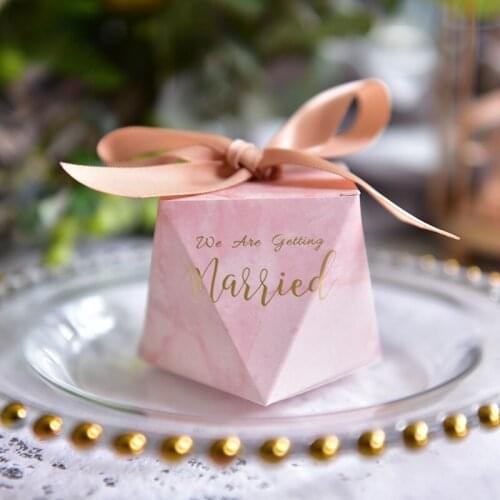 New Pink Diamond Shape Wedding Candy Box 20pcs Creative Wedding Favors and Gifts Boxes Party Chocolate box Table Centerpieces