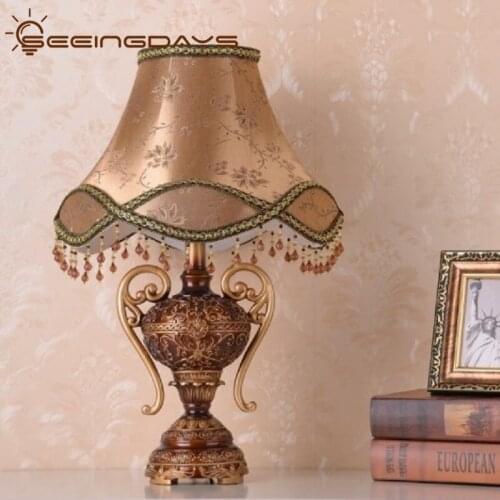European-Style Table Lamp Bedroom Bedside Lamp Princess Idyllic and Creative American Bedside Wedding Room Decorative Table Lamp
