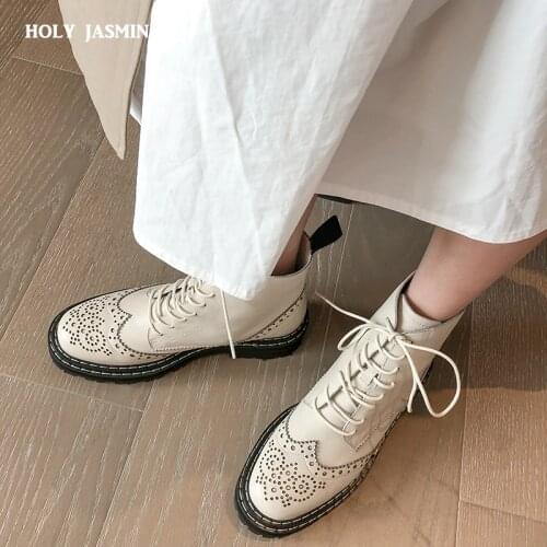 Genuine Leather Boots Women Hollow Out Flowers Brogues Platform Street Motorcycle Boots Women Riding Botas Mujer Boots for Women