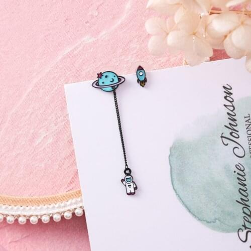 2018 Hot New Design Asymmetric Universe Rocket Earrings For Women Star Planet Spacecraft Pendientes Fashion Jewelry Cute Gift