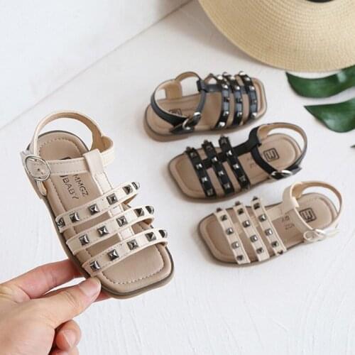Girls Sandals 2021 Summer Shoes Kids Beach Shoes Girls Narrow Band T Strap Sandal Baby Childrens Rivets Princess Shoes Toddlers