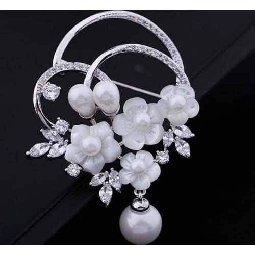 Red Trees Brand Design New Arrival High Quality Fashion Shell Flowers Brooches For Wedding With Box Package