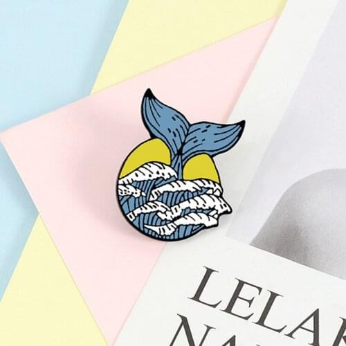 Wave Brooch Bulb Ocean Sea Wave Cartoons Enamel Pin Backpack Jackets Shirt Denim Creative Lapel Pins Badge Jewelry for Women Kid