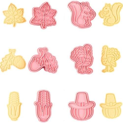 6Pcs Christmas Biscuit Mold Plastic 3D Cookie Cutters 3D Cartoon Baking Pressing Frosting Fondant Cookie Cutter For Kids Navidad