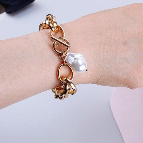 Vintage Barouqe Irregular Pearl Bracelet Bangle for Women Gold Color Fashion Toggle Clasp Thick Lock Link Chain Bracelet Jewelry
