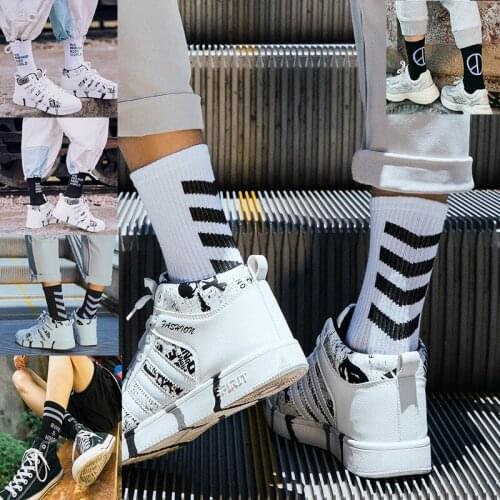 Men Socks Personality Street Letters Stripes Skateboard Pure Cotton Sports Socks New Korean Version Trend Harajuku Couple Socks