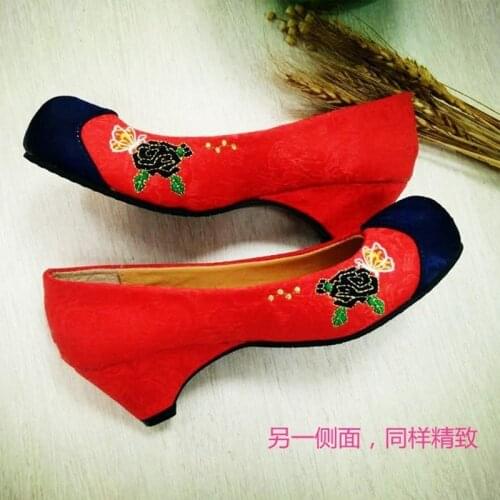 Red Embroidered Hook Shoes Korean Traditional Hanbok with Shoes Adult Female Wedges Wholesale Spot