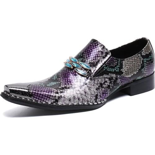 Summer Casual New Mens Classic Fashion Shoes Personality Metal Pointed Toe Cowhide Leather Color Snake Pattern Mens Shoes