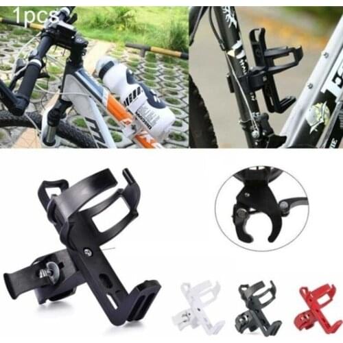 The water cup holder is equipped with bicycle accessories for mountain bikes