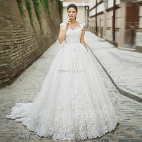 Ball Gown Wedding Dresses 2020 Luxury Lace Appliques Short Sleeves Wedding Bridal Gowns Court Train Formal Vestidos Noiva