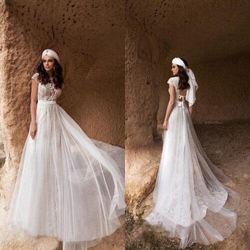 2019 Lace Wedding Dresses Capped Sleeves Appliques Garden Bridal Gowns Custom Made Backless Sweep Train A Line Wedding Dress