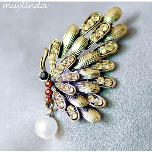 Muylinda Imitation Pearls Metal Butterfly Brooches Costume Brooch Broach Fashion Women Clothes Pins Jewelry