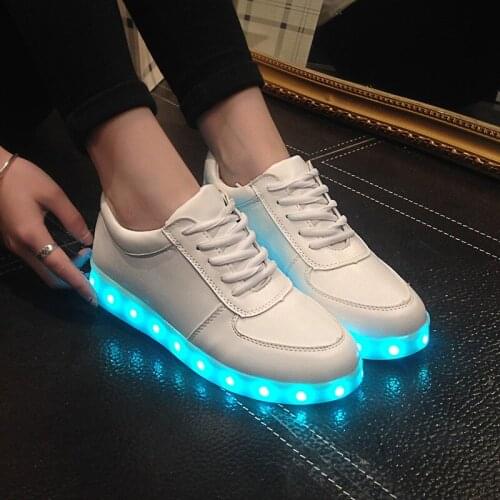 2021 New Adult Unisex Women Men 7 Colors Kid Luminous Sneakers Glowing Boys LED Shoes Lightweight Waterproof Running Girls Shoes