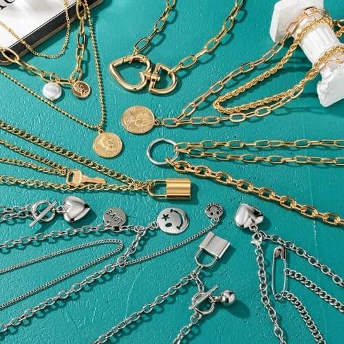 Fashion Vintage Statement Heart Necklaces For Women Gold Metal Portrait Hanging Round Necklaces 2021 Trend Female Modern Jewelry