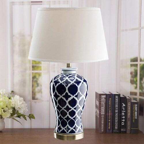 American Modern Hand-painted Blue and White Ceramic Table Lamp Living Room Decoration Table Lamp Bedroom Bedside Lamp