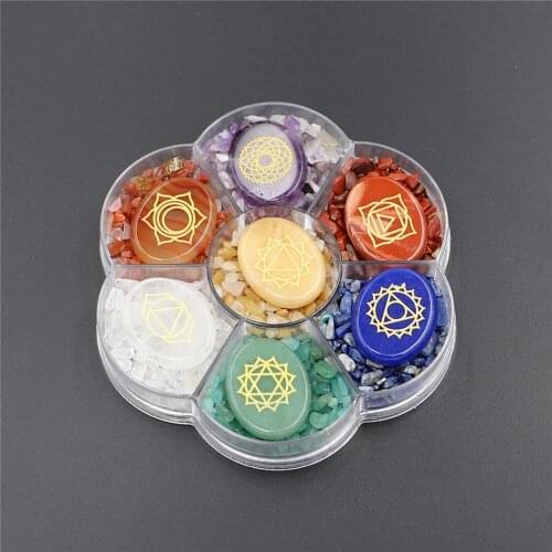 7pcs/batch Wholesale Non-porous Mixed Natural Stone Seven Chakras Patten Carved Oval Pendant Jewelry Accessories Making