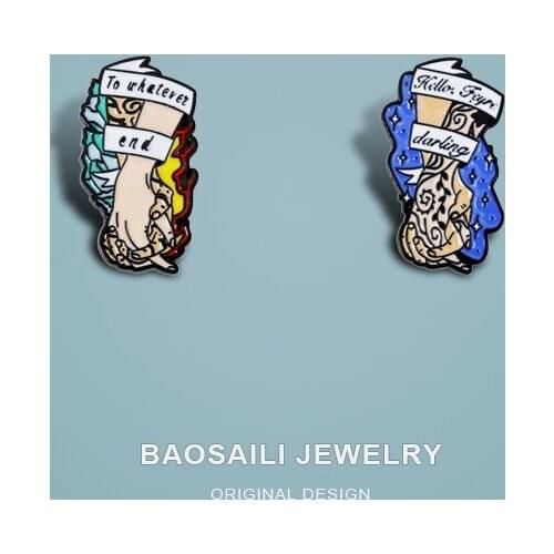 Enamel Pins Lovers Hands Brooches for Couple Friends Clothes Badges Bag Lapel Pin Jewelry Gift