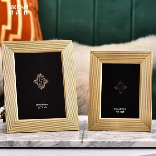 Metal Luxury Photo Frame Simple Elegant Modern Display Wall Art Personalized Photo Frame Living Room Cadre Photo Home Decor DG50