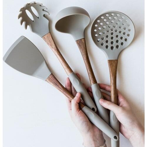 Heat Resistance Silicone Cooking Tools with Wooden Handle Non-Stick Turners Spoons Noodle Scoops Creative Kitchen Utensils