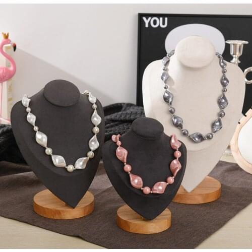 Fashion Woman Sweater Chain Necklaces Big Imitation Pearl Exaggeration Necklace for Festival Party Jewelry