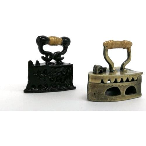 New 1:12 Cute Mini Dollhouse Miniature Adornment An Iron Clothes Tool 20* 12*20mm Furniture Toys Doll Accessories New Year Toy
