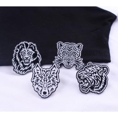 Black White Tiger lion Wolf Leopard Badges For Backpack Enamel Pins Brooches Badge On Clothes Lapel Pin Bags Metal Badge Stripes