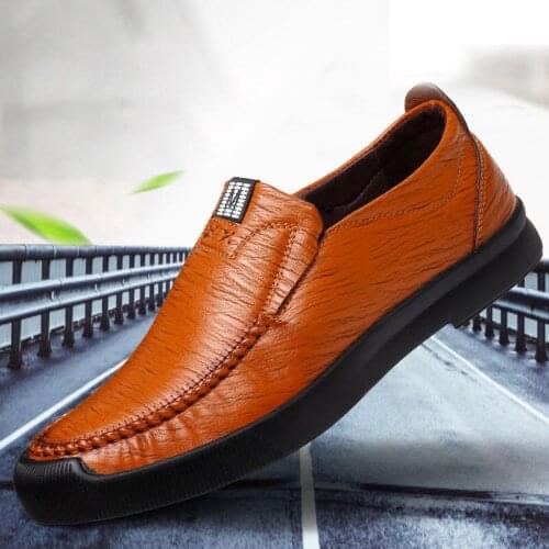 Autumn New Mens Leather Shoes Round Head Business Leisure British Lazy Driving Shoes Soft Sole Anti Slip Youth Trend Shoes