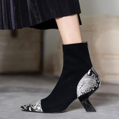 Luxury Design Snakeskin Pattern Women Boots Zipper Strang Style Kitten With Women Runway Show Genuine Leather Female Boots 2021