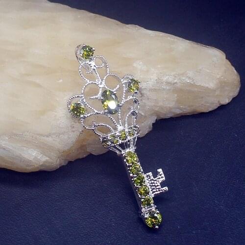 Gemstonefactory Jewelry Big Promotion 925 Silver Green Peridot Key Design Women Ladies Mom Gifts Necklace Pendant 20213801