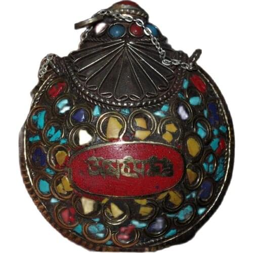 China old Beijing old goods Nepalese green pine inlaid round snuff bottle