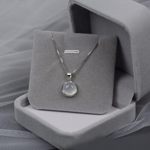 Fashion Silver Plated White Round Moonstone Pendant Necklaces Luxury Women Jewelry Clavicle Chain Short Necklace