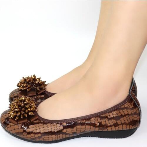 New fashion brown women flats cover shoes with nice crystal decoration african lady dress shoes V266