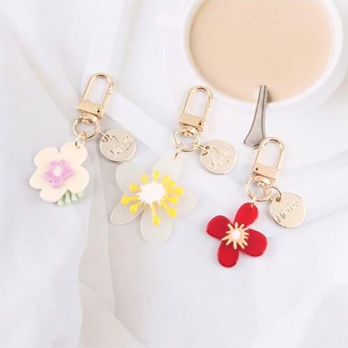 Ins New Cute Sweet Creative Flower Keychain for Women Bag Clouth Pendant Jewelry Trinket Car Keys Keyring Decor for Airpods Case