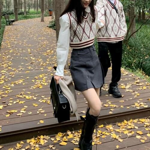 Woman Sweaters Knitted Diamond Plaid Vest Sweater Embroidered Sweater