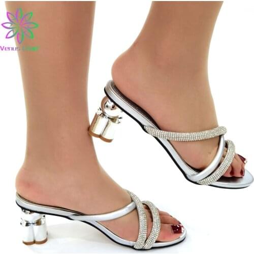 2021 NEW Fashion PU Women Shoes Summer Square Heel Peep Toe Slipper Novelty Shallow Metal Decoration Patchwork Elegant