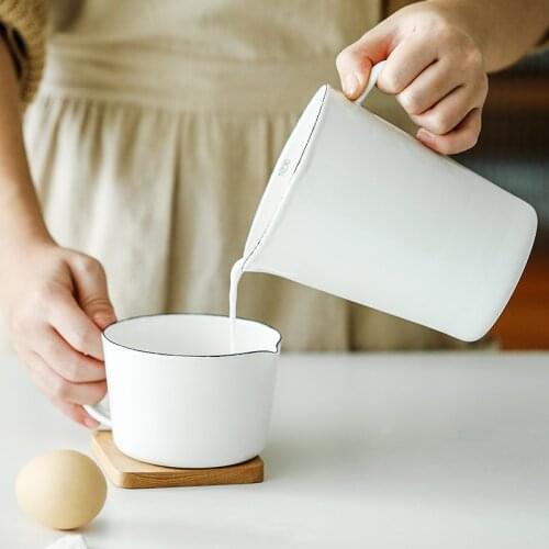 Japanese style enamel enamel measuring cup with scale handle household heat-resistant baking tools garland milk tea cup thickene