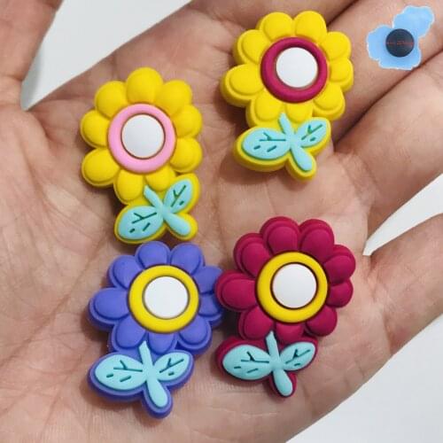 Hot Sales 1pcs Colorful Flowers PVC Shoes Accessories Garden Shoe Decorations Fit Croc Jibz Charm Children Party Presents