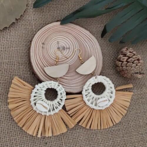 Boho Jewelry with Handmade Straw Weave Rattan Knit Earring Raffia Tassel Drop Earring for Women Shell Ocean Beach Earring 2019