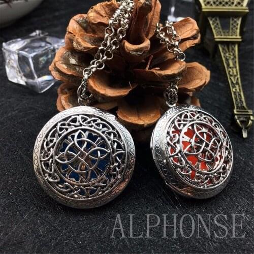 1 package style pattern sweater sweater necklace round necklace aromatherapy essential oil necklace Christmas Can open the photo