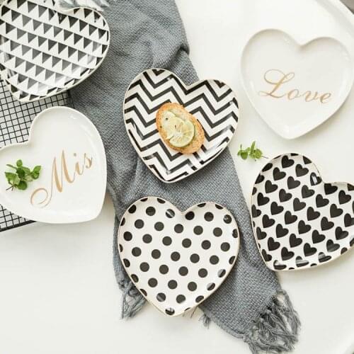 Love Mis Heart Shape Ceramic Plate with Glod Rim Dessert Snack Trinket Jewelry Dish Decorative Tray Table Decoration