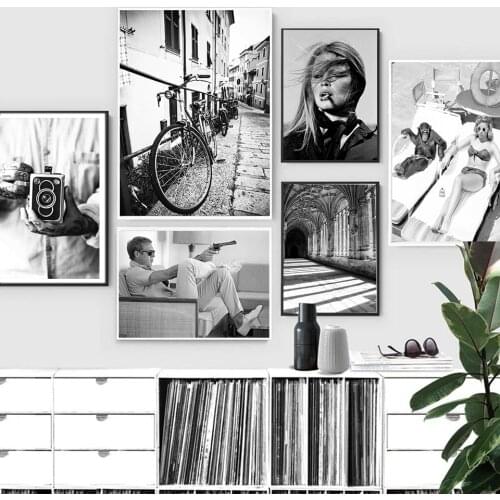 Black White Smoking Woman Canvas Painting Photography Posters And Prints Gun Man Wall Art Vintage Picture Decoration Home Decor