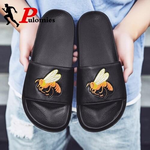 Summer Mens Slippers Embroidery Bee Outdoor Garden Shoes Male Clogs Indoor Bathroom Slides Mules Beach Slippers Flip Flops
