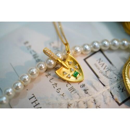 SX412 Solid 18K Yellow Gold Nature Green Emerald Shovel Pendants Necklaces for Women Fine Jewelry for Women Gifts