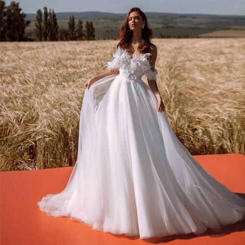 Sexy Off the Shoulder Sweetheart Wedding Dresses with Appliques Feathers Cap Sleeves A Line Tulle Bridal Gowns Bohemian