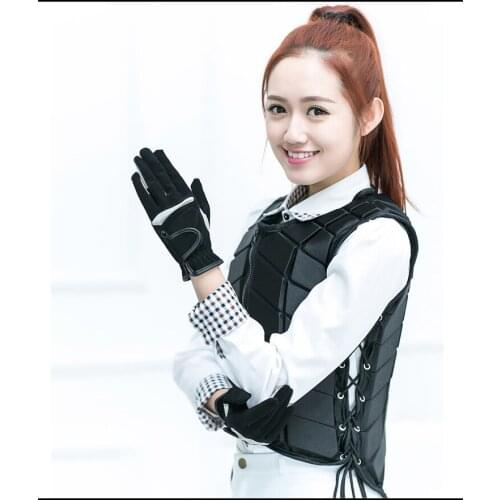 Knights are equipped with riding gloves, non-slip gloves, riding gloves and male riding gloves