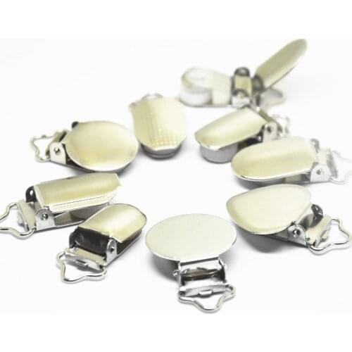 Metal Baby Dummy Pacifier Clips Holders Flat Round Face Dot Heart Clasp Suspender Garment Accessories Plastic Insert 30pcs